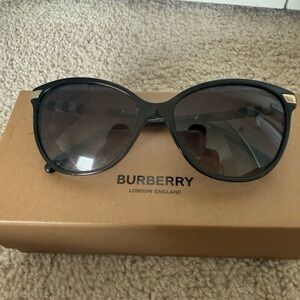 Burberry Sunglasses model OBE4216 Black Grey Lens.